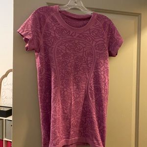 Lululemon swiftly top